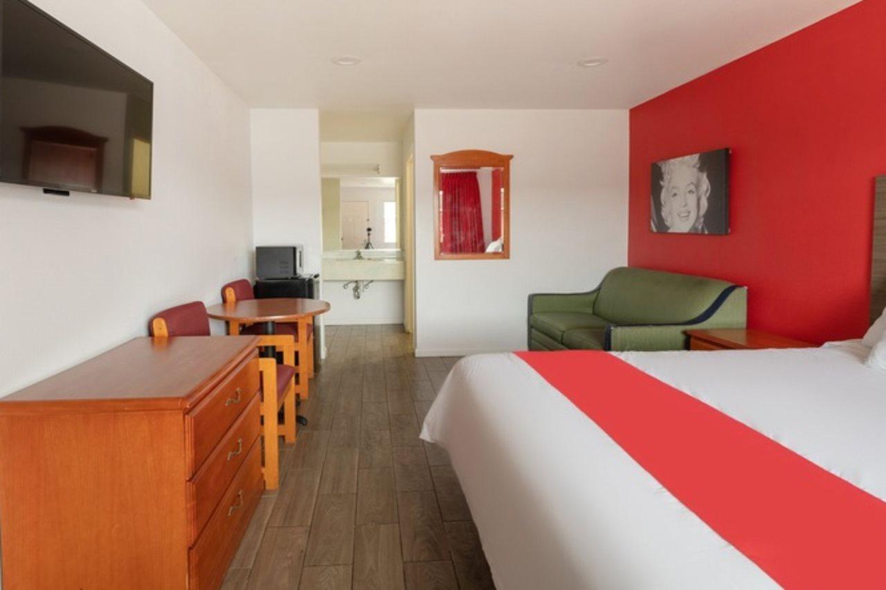 Oyo Hotel San Antonio Near At&T Center Ngoại thất bức ảnh